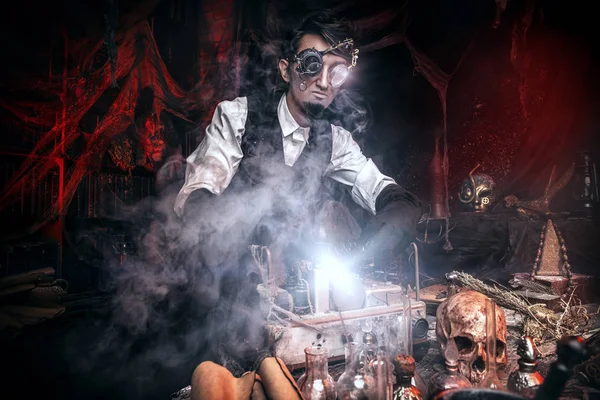 fantastik eski bilim adamı