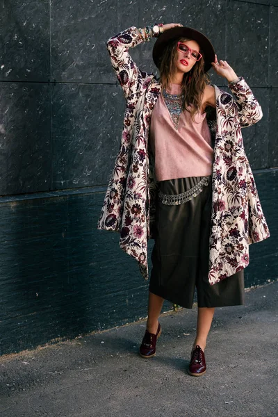 giysili bitkisel motifler