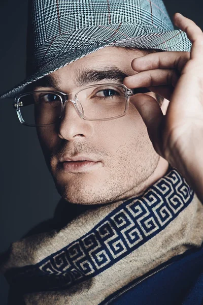 şık erkek gözlük