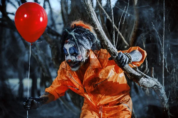 arkasından süzüldü