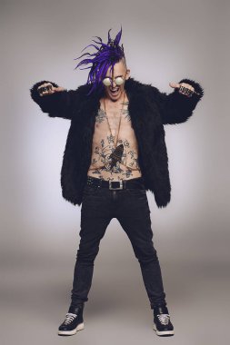 savurgan punk adam