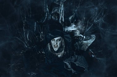 korkunç kötü kalpli cadı