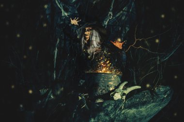 ormanın derinliklerinde