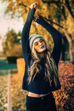 mutlu sonbahar günü