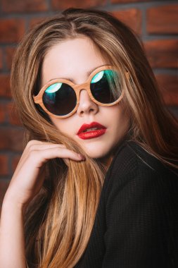 trendy yuvarlak güneş gözlüğü