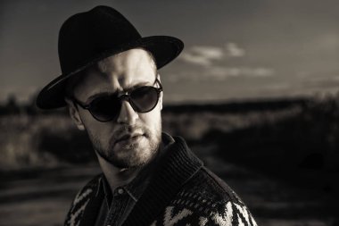 Sunset bulvarında bir yüz