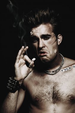 Sigara kötü çocuk