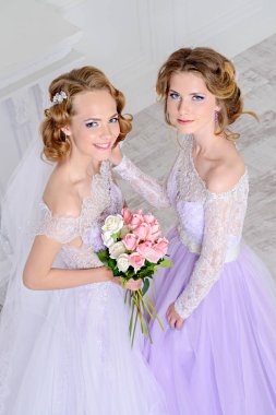 Gelin ve gelinin nedimesi