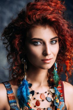 parlak kadın için dekorasyon