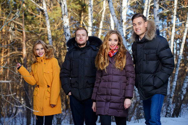 вниз куртки для молодежи
