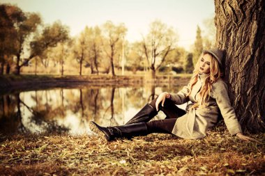 romantik genç kadın