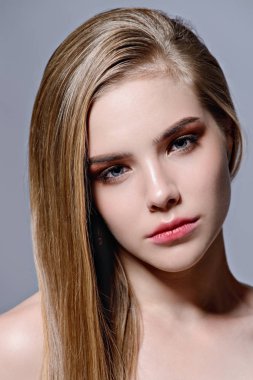 Güzel kadın yüzü