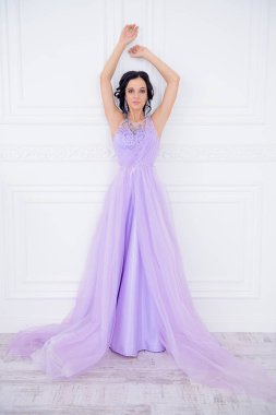 Gelin portresi tam uzunlukta