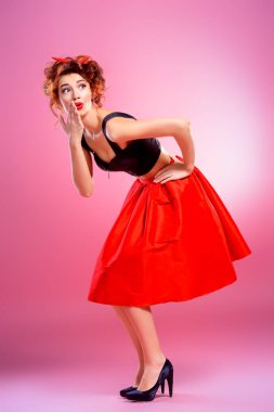 oldukça pin-up lady