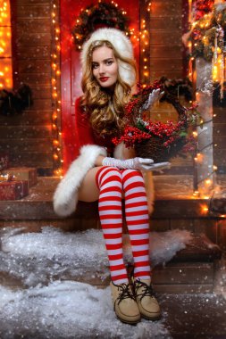 Kız Yardımcısı santa