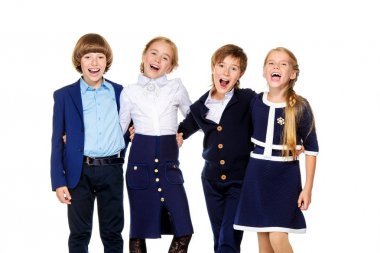Çocuklarda okul kıyafetleri