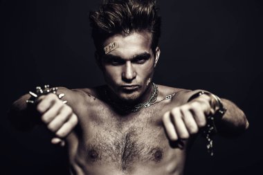 kötü adam savaşçı 