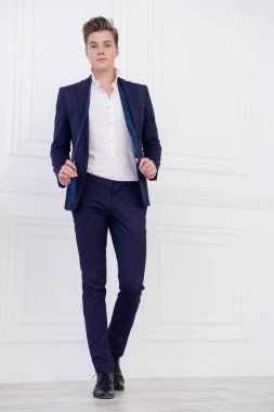 şık erkek takım elbise 