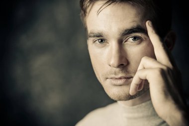 yakışıklı erkek yüz