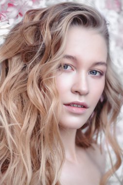 romantik genç kadın