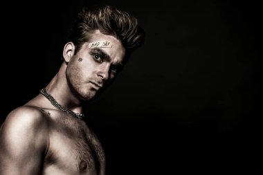 kötü tecavüzcü adam