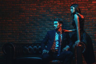 kaç gece kıyafetleri içinde