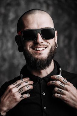 Sakallı hippi erkek