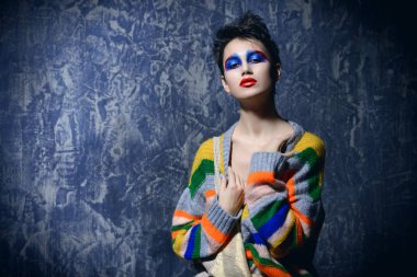 çağdaş serin giysi