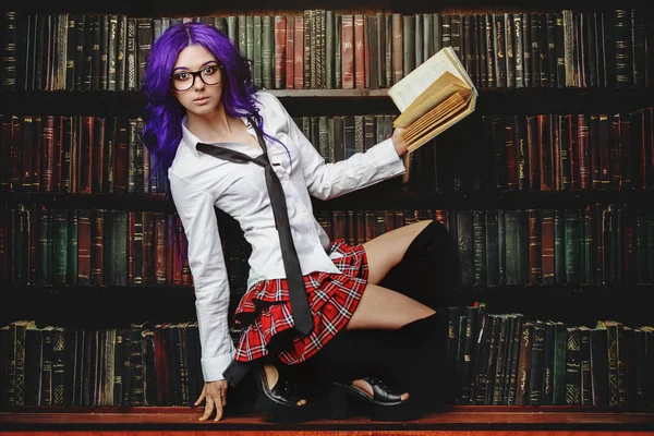teen girl in library