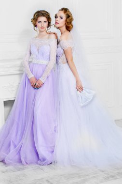 Gelin ve gelinin nedimesi