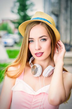 güneşli bir yaz günü