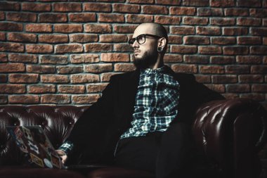 adam evde çalışma