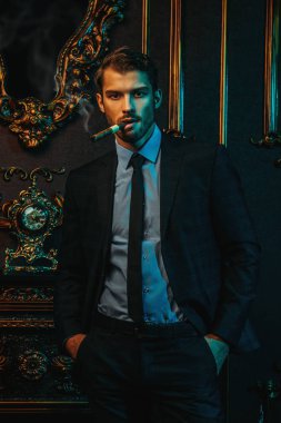Saygıdeğer zengin stili