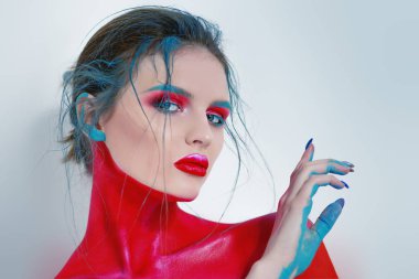 kırmızı ve yeşil boya