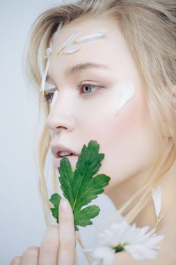 muhteşem bir genç kadın