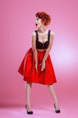 güzel kırmızı etek