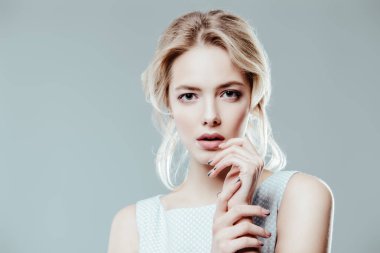 sarışın mavi üzerinde