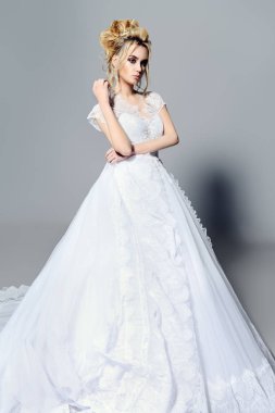 zarif beyaz gelinlik