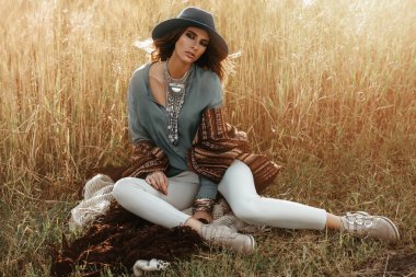 romantik genç kadın