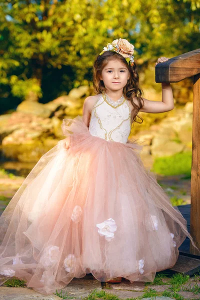 küçük bir prenses gibi