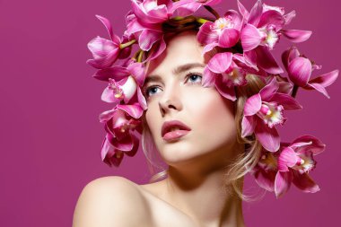 Eflatun çiçekler portre