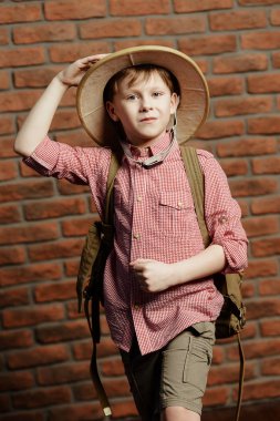 evde oynarken delikanlı