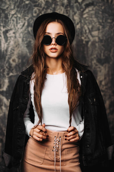 современная молодежная одежда
