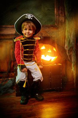 Komik küçük korsan.