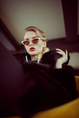 Göz alıcı iş kadını