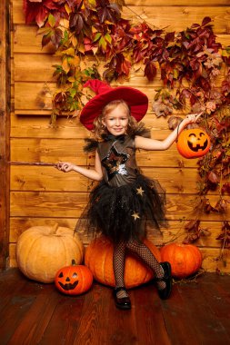 tatlı küçük cadı