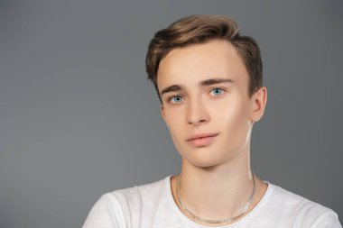 Gençler için saç kesimi