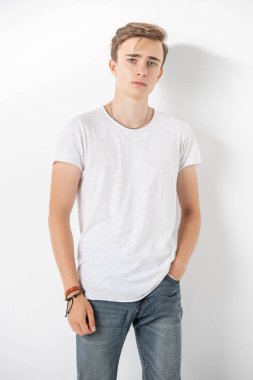 Genç sevimli öğrenci