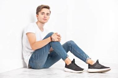 genç iyi görünümlü adam