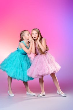 Güven içinde konuş.